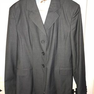 WELLINGTON COLLECTION SHOW COAT